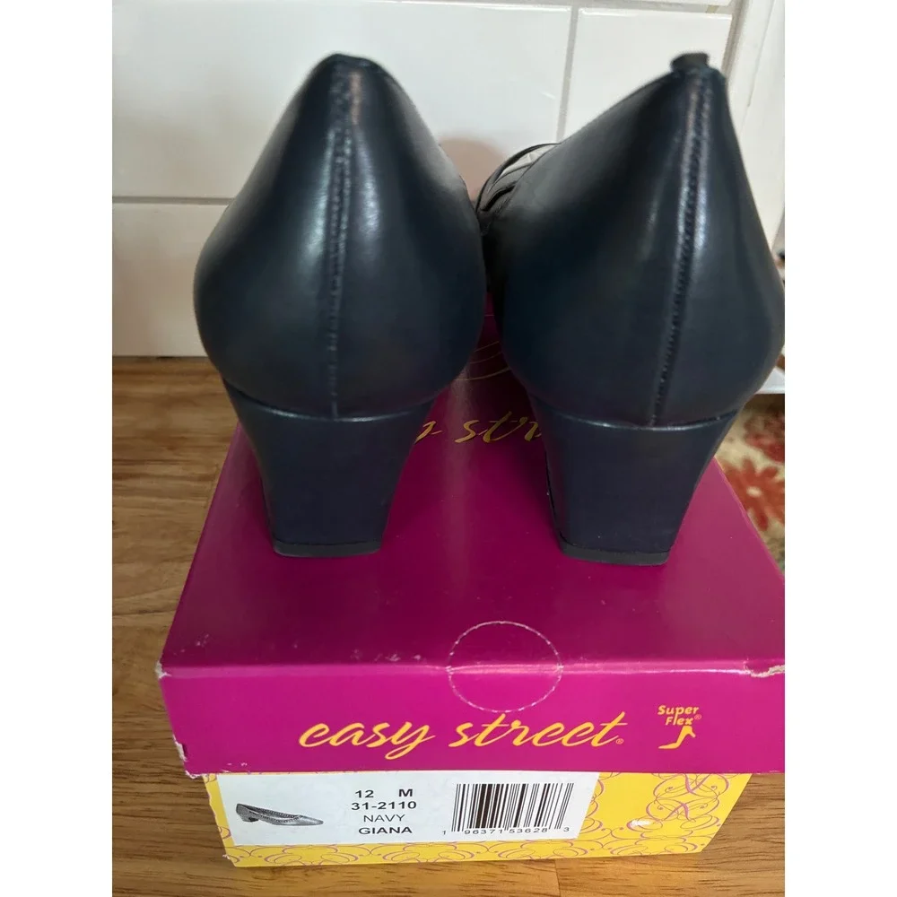 Easy Street Giana Navy Blue Low Block Heel Pumps Womens 12 M Laser Cut 31-2110